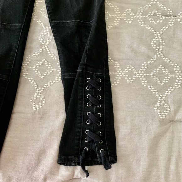 EUC GAP curvy skinny black jeans - Picture 7 of 7